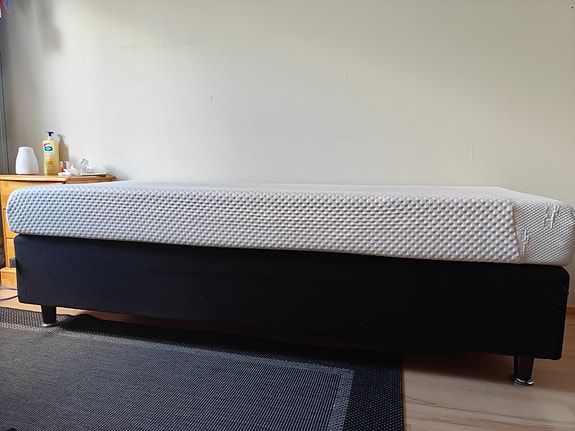 Ostetaan Tempur flexible base 80x200 ja 19cm patja