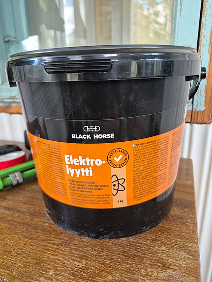 Uusi Black&Horse Elektrolyytti
