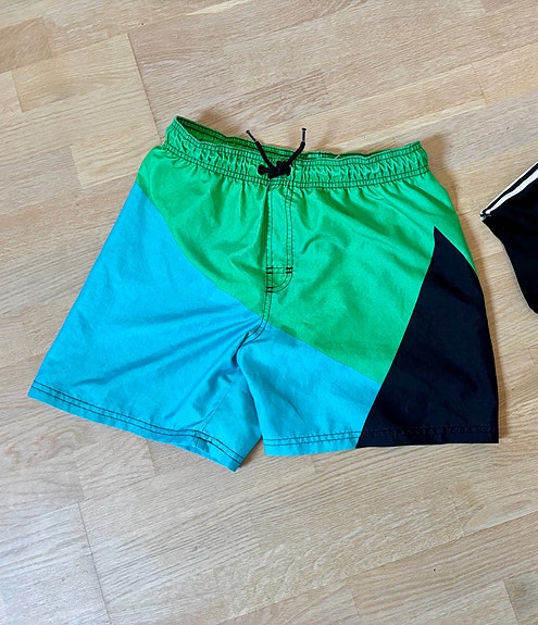 Poikien uimashortsit koko 158/164