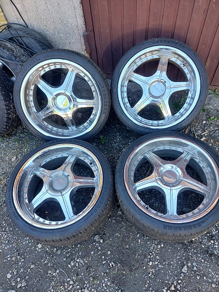 Myydään kromi vanteet renkailla 5x120+5x112 jaolla