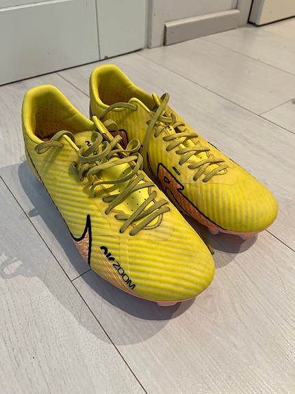 Nike jalkapallokengät koko 41