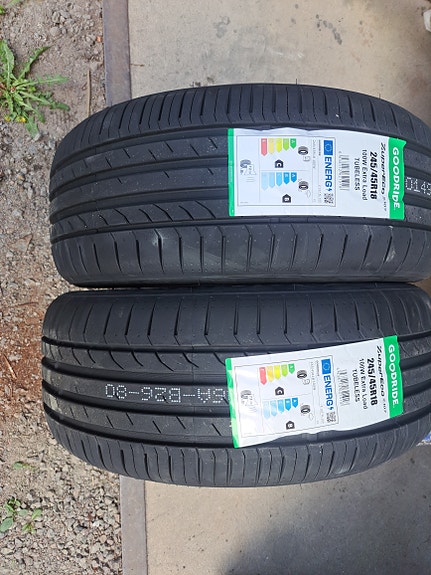 Goodride 245/45R18 kedäpari