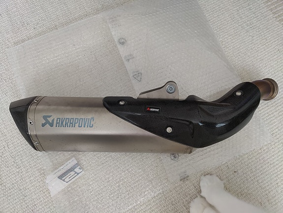 Akrapovic slip-on KTM Duke 890r