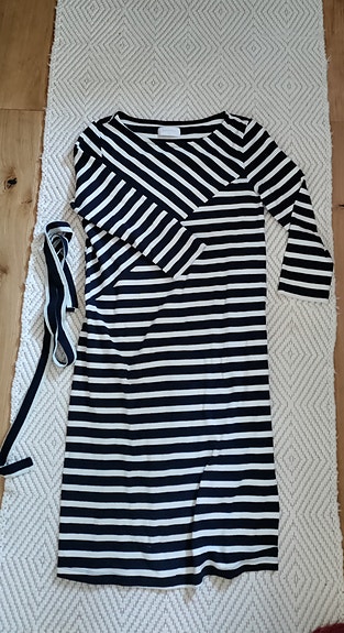 Sinivalkoinen äitiysmekko  M