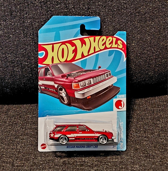 Hot Wheels Nissan Maxima