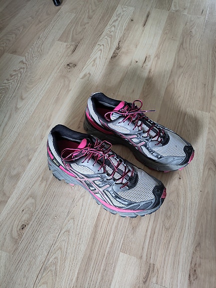 Asics gore tex lenkkarit