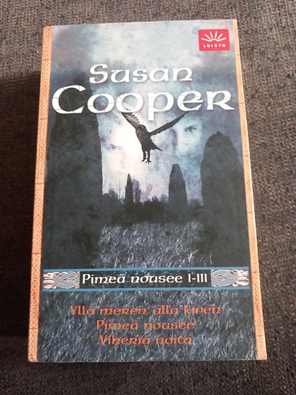 Susan Cooper Pimeä nousee I–III kirja