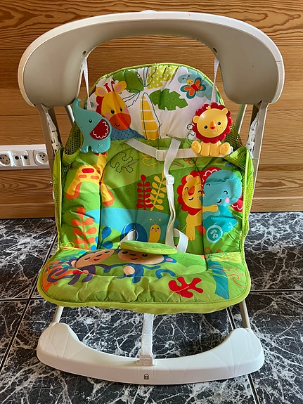 Fisher-Price vauvakeinu / sitteri