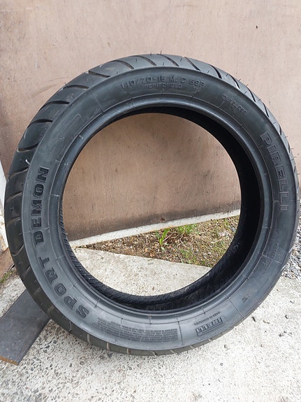Pirelli Sport Demon moottoripyörän rengas 140/70-15