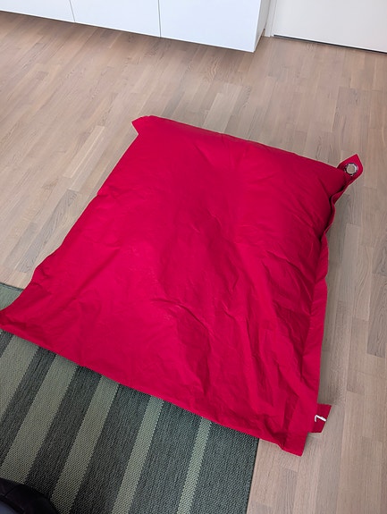 Punainen säkkituoli