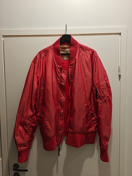 Alpha Industries pilot takki