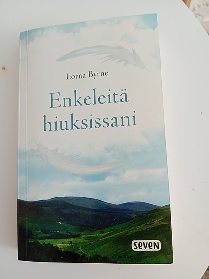 Lorna Byrne Enkeleitä hiuksissani