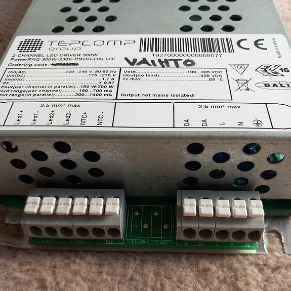 Kaksikanavainen 300W LED-ohjain / LED-virtalähde