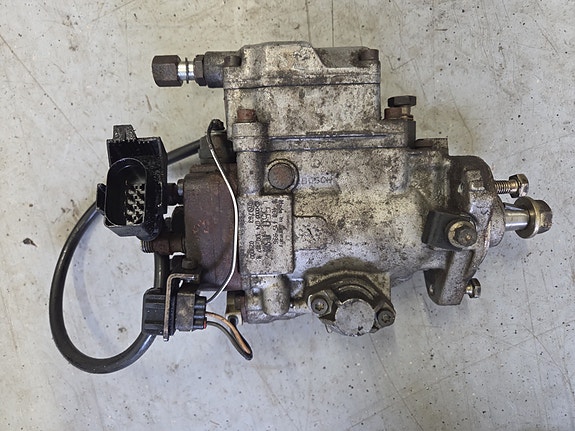 VW 2.5 TDI syöttöpumppu (074 130 107 N)
