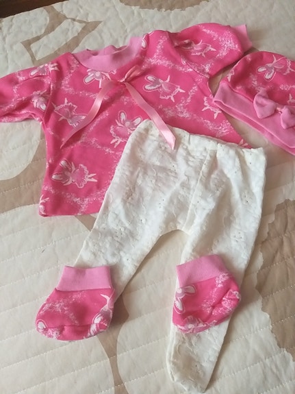 Vaatteita Baby Born nukelle