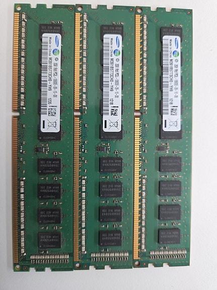 Samsung DDR3 2GB 1333MHz RAM-muistit (3 kpl)