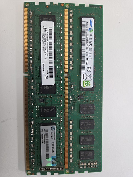 2GB 1333MHz DDR3 RAM-muistit 2 kpl