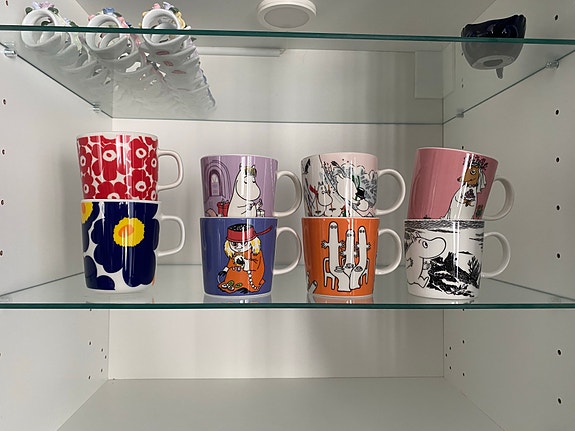 Muumimukeja ja Marimekon unikko mukeja