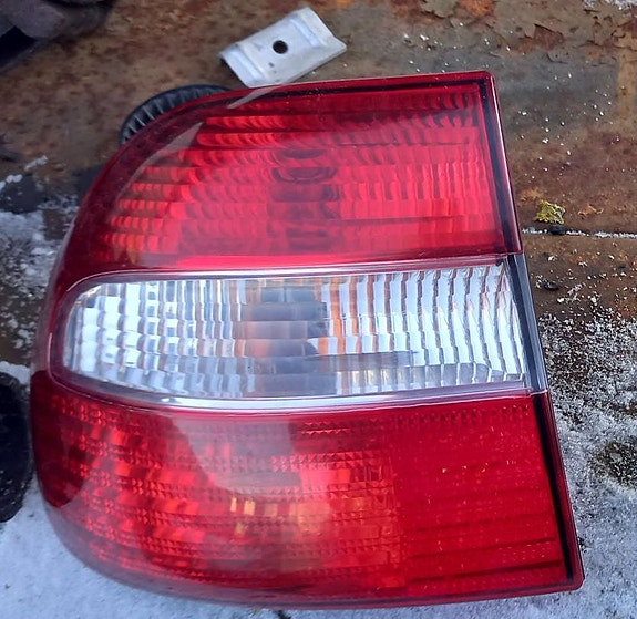 VOLVO S40 I -99 takavalo vasen