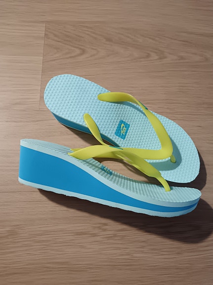 Nike sandaali