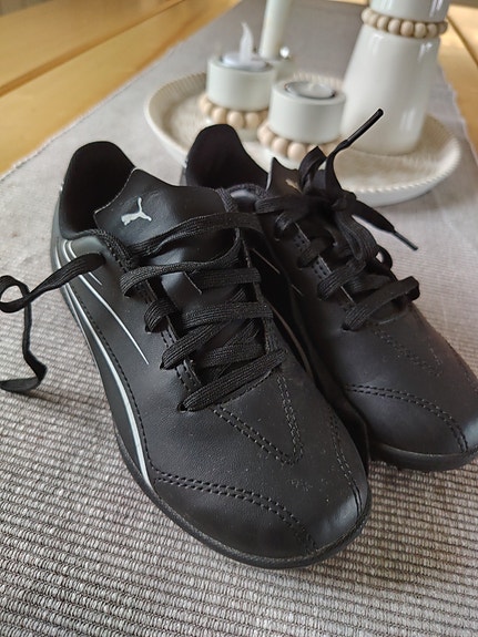 Puma jalkapallokengät 31