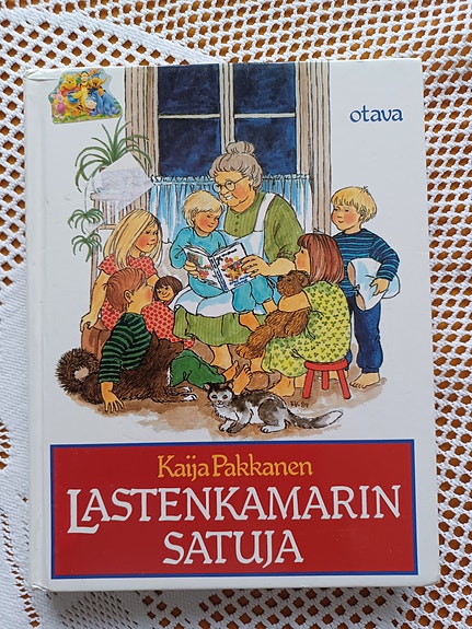 Kaija Pakkanen: Lastenkamarin satuja