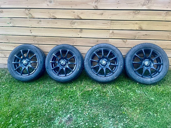 Mopoauto Chatenet renkaat vanteilla