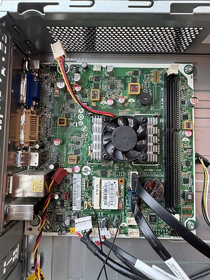 HP emolevy SFF-kotelossa