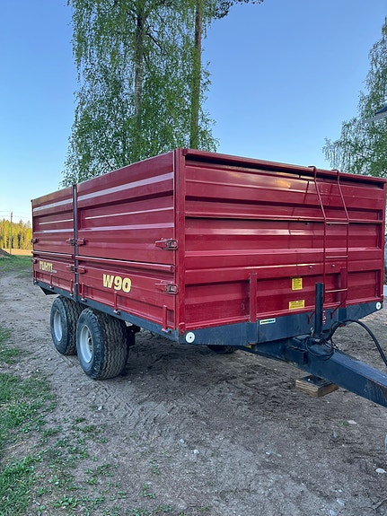 Traktorin peräkärry Tuhti W90