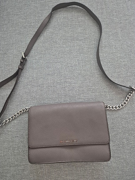 Michael Kors olkalaukku