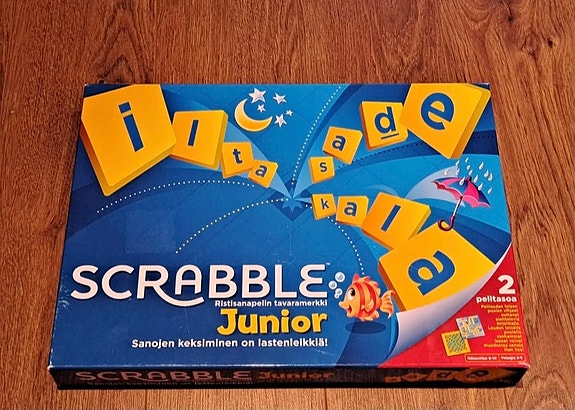 Scrabble Junior lautapeli