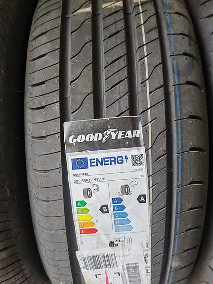 Uudet Goodyear 205-55-17