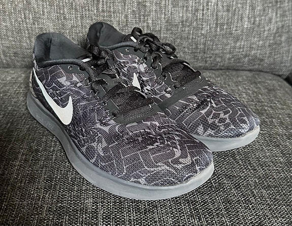 Nike juoksulenkkarit  37 musta/harmaa