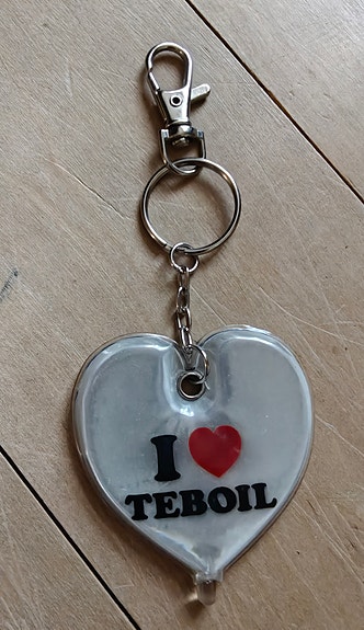 Heijastin avaimenperä sydän I love Teboil