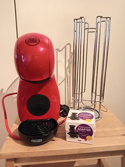 DeLonghi Dolce Gusto kapselikahvinkone punainen