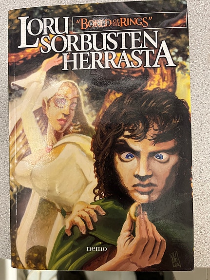 Taru sormusten herrasta -kirja suomeksi