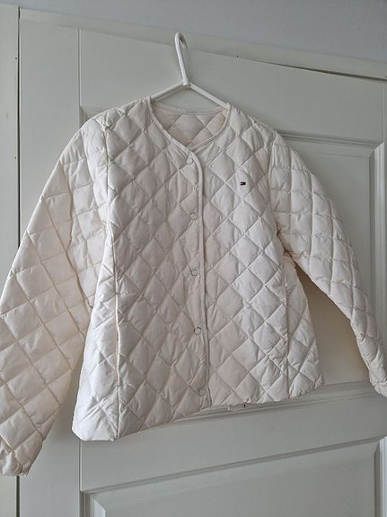 Tommy Hilfiger valkoinen tikkitakki  L