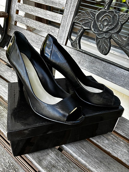 Nine West mustat korkokengät