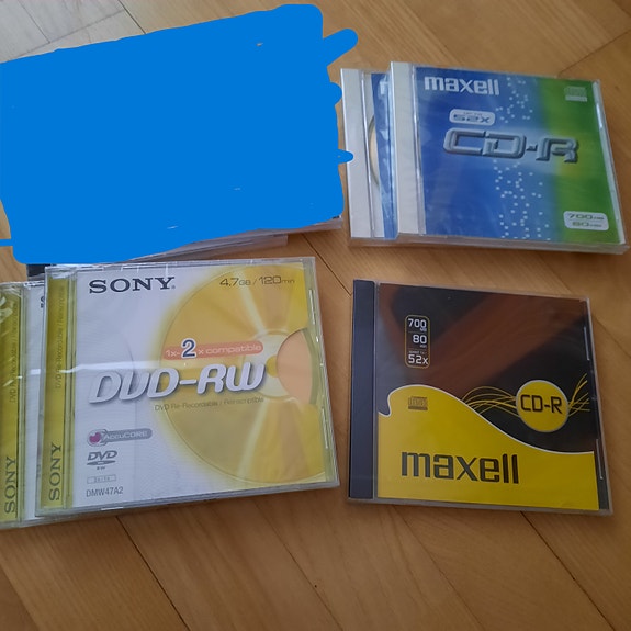 UUDET käyttämättömät CD-R ja DVD-RW levyt