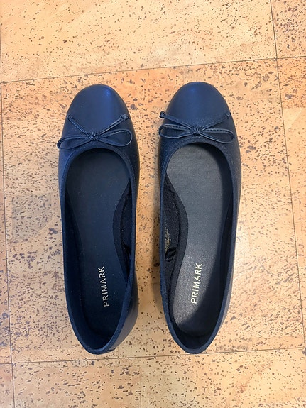 Mustat ballerinat koko 37