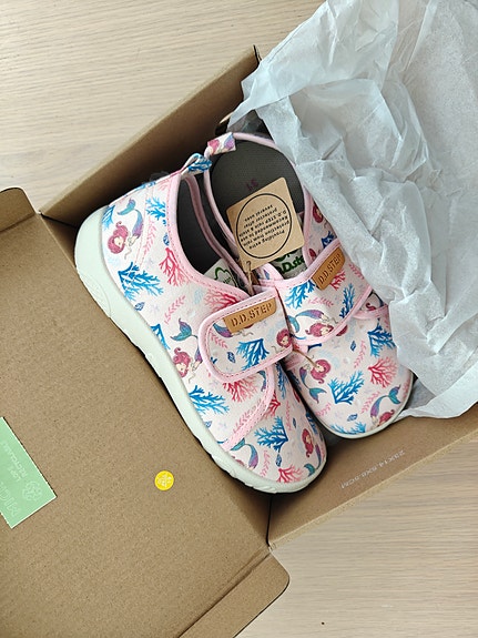 Uudet D.D step kengät