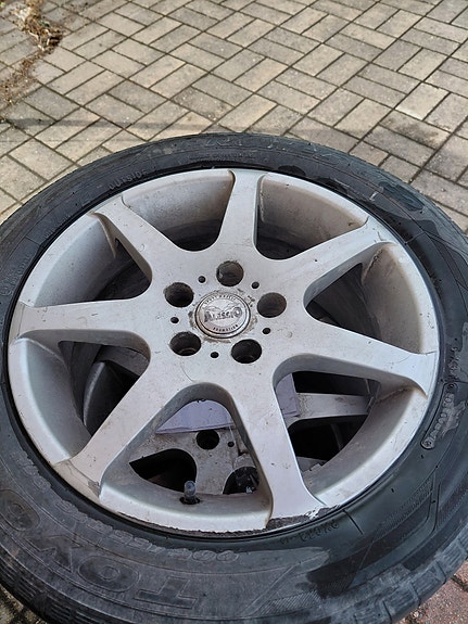 Kesärenkaat 205/55 R16 renkaat alumiinivanteilla