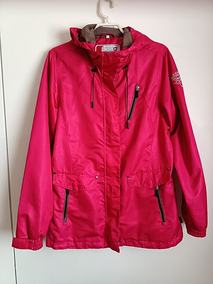 Torstai ulkoilutakki koko 40 punainen
