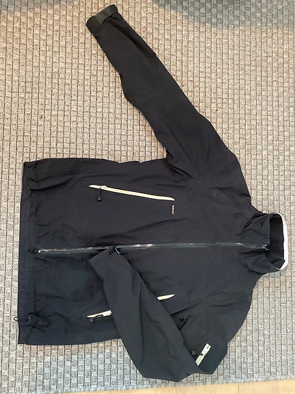 Vedenpitävä naisten Goretex-takki koko M