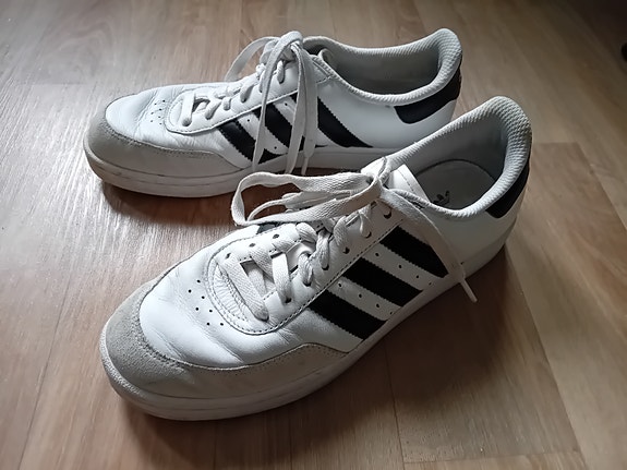 Adidas tennarit, koko 41