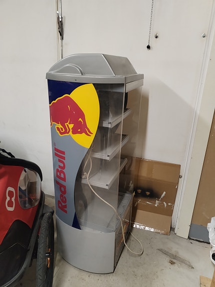 Red Bull kylmäkaappi