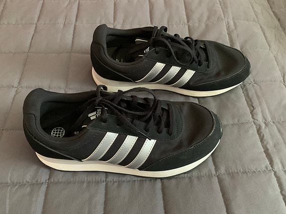 Adidas-lenkkarit, koko 39