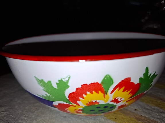 Emali kulho kukkakuviolla Made in Poland