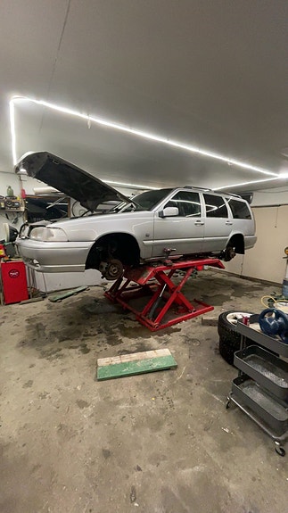 Volvo varaosia