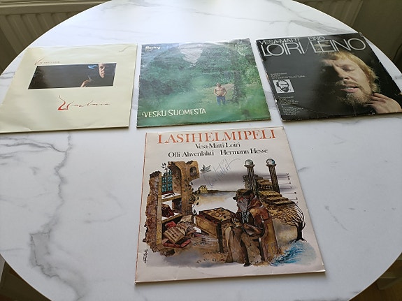 Vesa-Matti Loiri Lasihelmipeli LP-levy